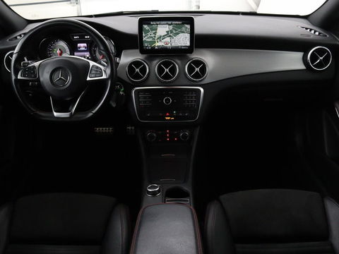 Mercedes-Benz CLA-Klasse Shooting Brake 200 OrangeArt Edition | Panoramadak | Camera | Stoelverwarming | Bleutooth | LMV 18 inch | LED | Cruise control | Alcantara