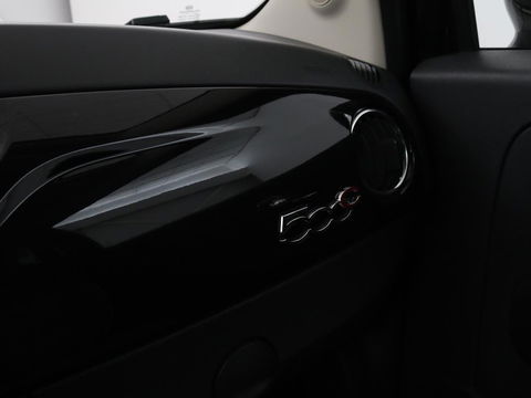 Fiat 500C 0.9 TwinAir Turbo Lounge | Cabrio | Vouwdak | Bleutooth | Cruise control | Airco | LMV 15 inch | DAB | Navigatie