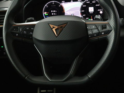 SEAT Leon 1.4 e-Hybrid Limited | Panoramadak | Camera | Adaptive cruise | Carplay | Memory | Stoel & Stuurverwarming
