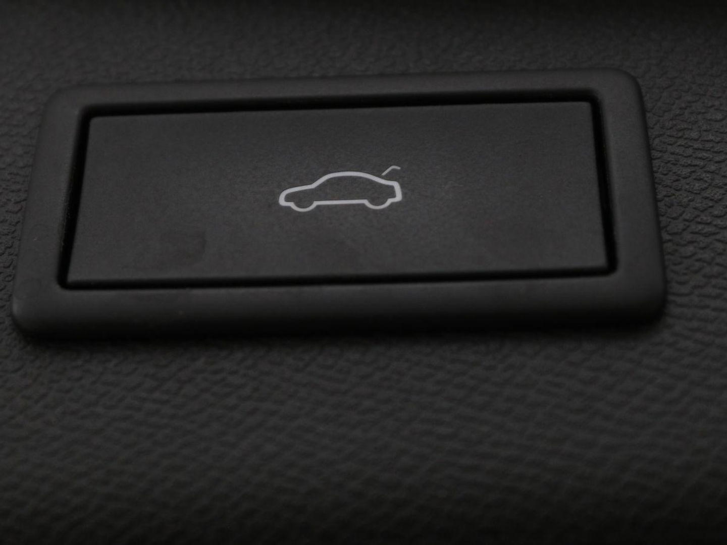SEAT Leon 1.4 e-Hybrid Limited | Panoramadak | Camera | Adaptive cruise | Carplay | Memory | Stoel & Stuurverwarming