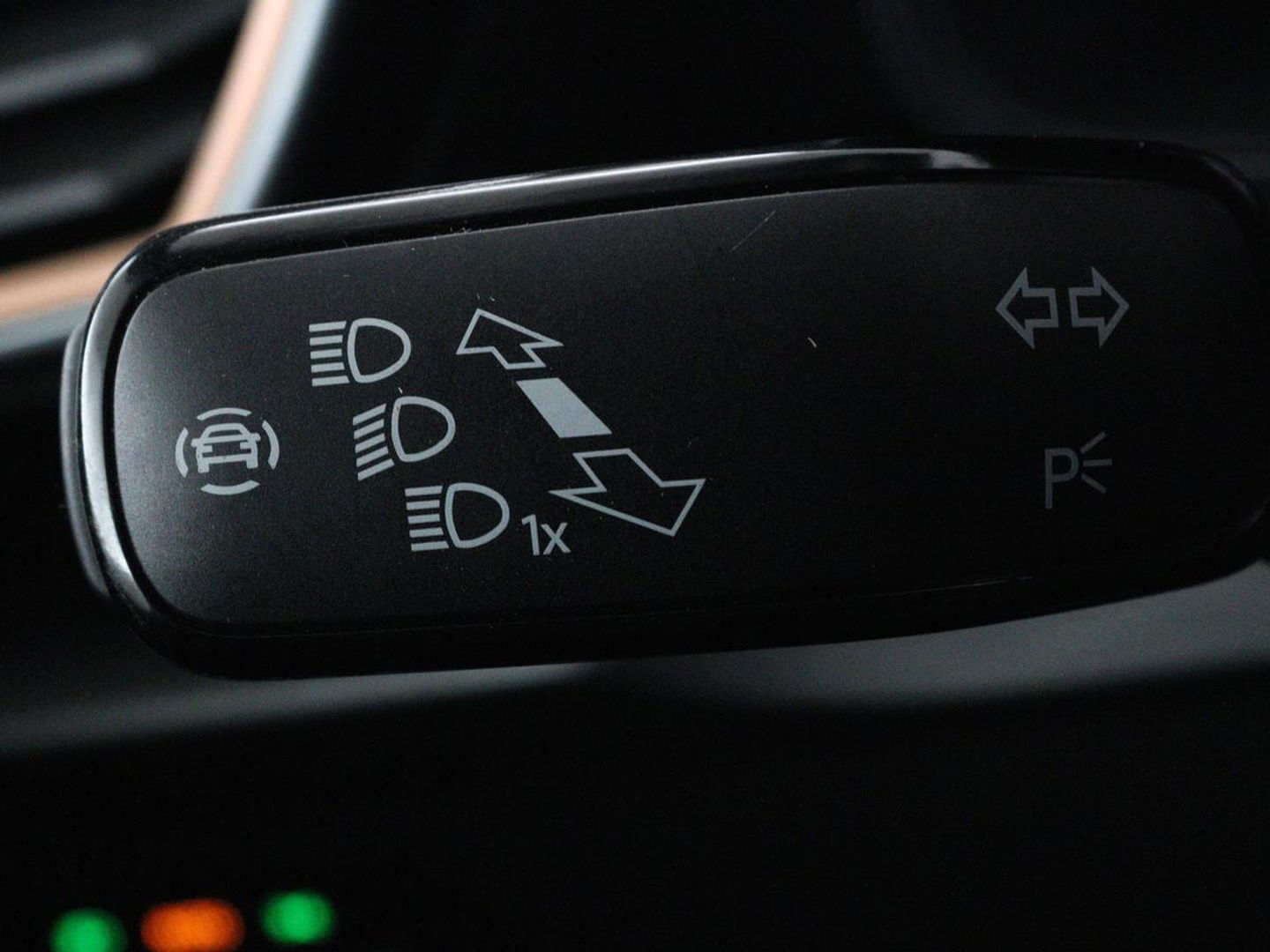 SEAT Leon 1.4 e-Hybrid Limited | Panoramadak | Camera | Adaptive cruise | Carplay | Memory | Stoel & Stuurverwarming