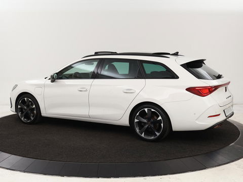 SEAT Leon 1.4 e-Hybrid Limited | Panoramadak | Camera | Adaptive cruise | Carplay | Memory | Stoel & Stuurverwarming