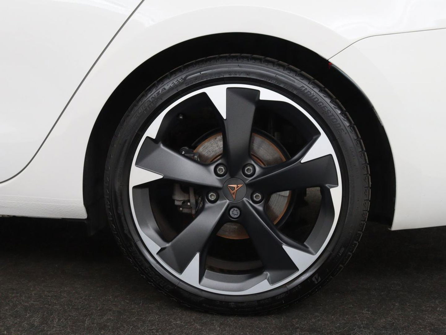 SEAT Leon 1.4 e-Hybrid Limited | Panoramadak | Camera | Adaptive cruise | Carplay | Memory | Stoel & Stuurverwarming