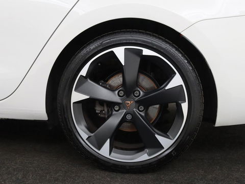 SEAT Leon 1.4 e-Hybrid Limited | Panoramadak | Camera | Adaptive cruise | Carplay | Memory | Stoel & Stuurverwarming