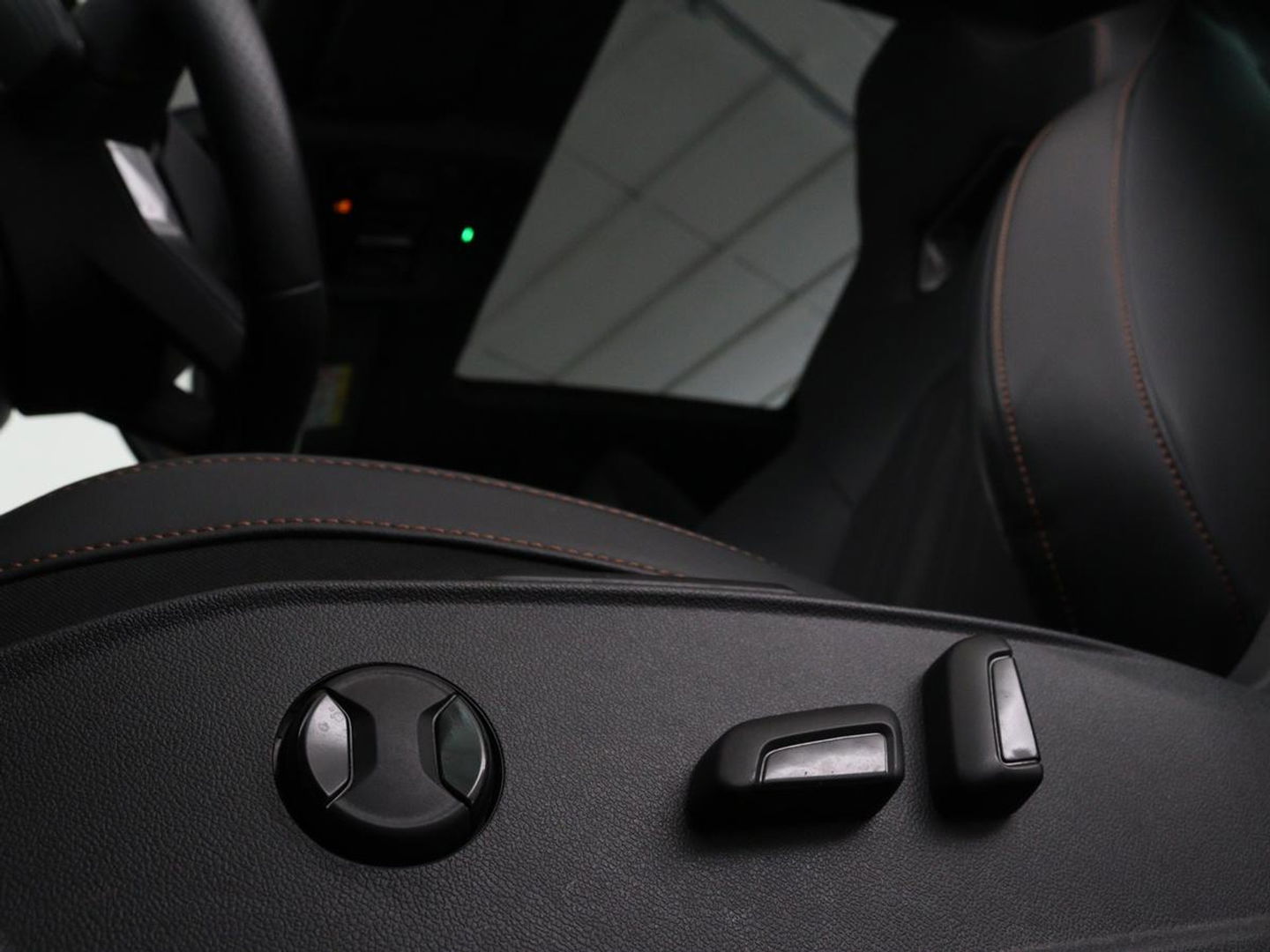 SEAT Leon 1.4 e-Hybrid Limited | Panoramadak | Camera | Adaptive cruise | Carplay | Memory | Stoel & Stuurverwarming