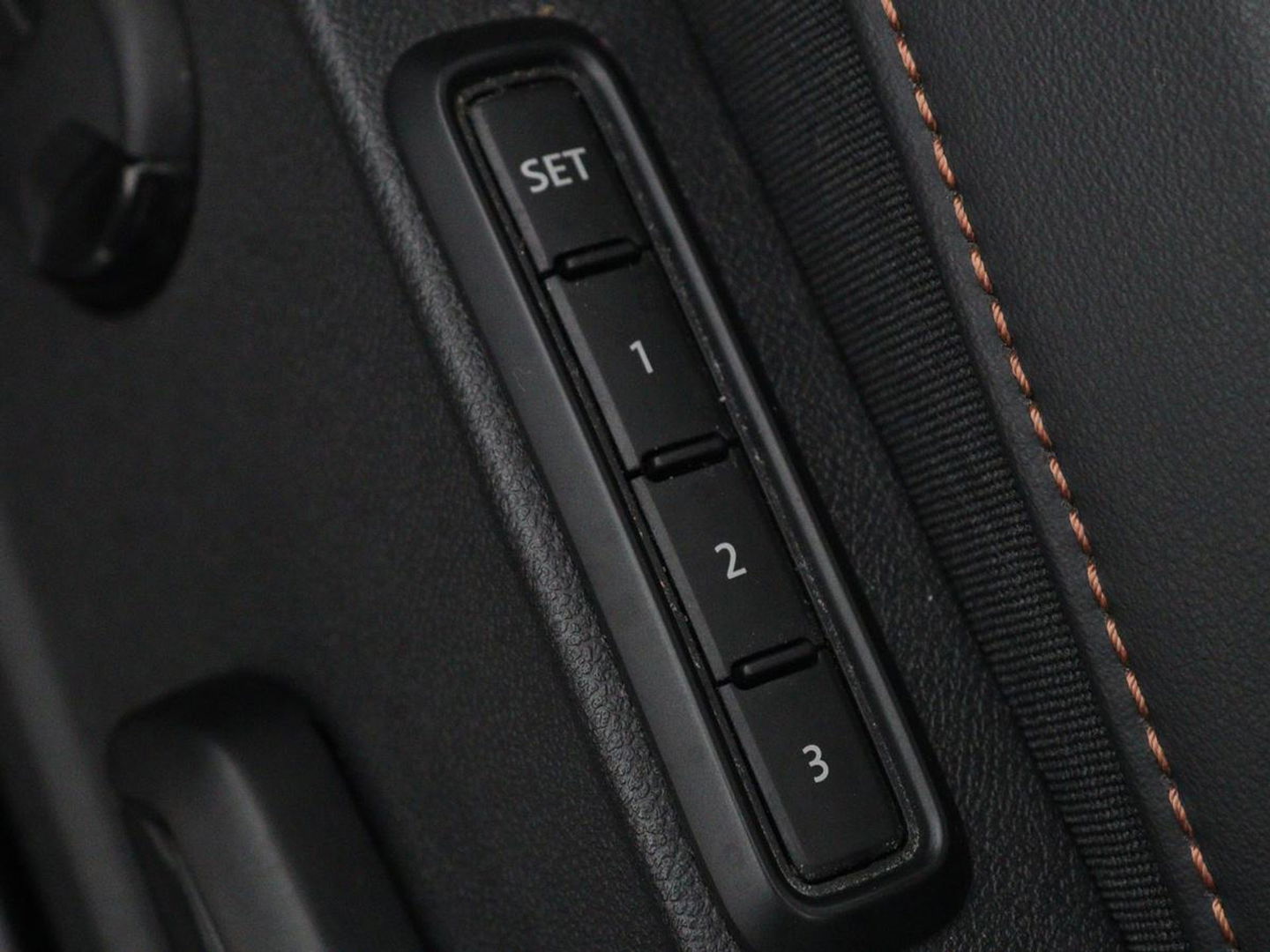 SEAT Leon 1.4 e-Hybrid Limited | Panoramadak | Camera | Adaptive cruise | Carplay | Memory | Stoel & Stuurverwarming