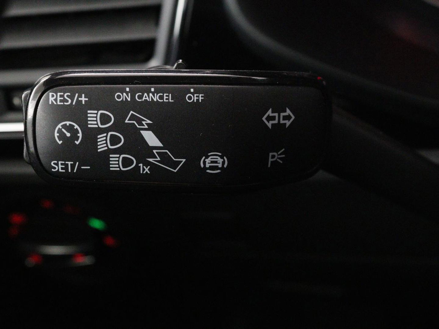 SEAT León ST 1.5 TSI FR Intense | Panoramadak | DSG | Stoelverwarming | Carplay | Camera | Trekhaak | Full-LED | Keyless | Navigatie
