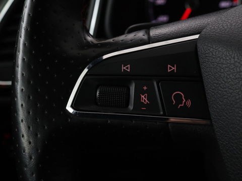 SEAT León ST 1.5 TSI FR Intense | Panoramadak | DSG | Stoelverwarming | Carplay | Camera | Trekhaak | Full-LED | Keyless | Navigatie