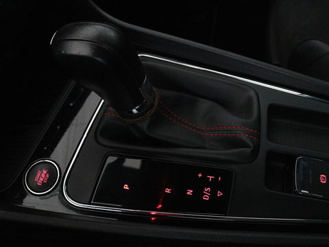 SEAT León ST 1.5 TSI FR Intense | Panoramadak | DSG | Stoelverwarming | Carplay | Camera | Trekhaak | Full-LED | Keyless | Navigatie