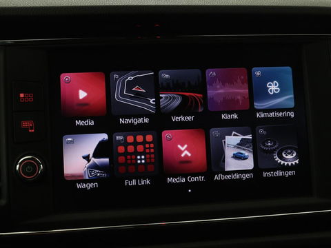 SEAT León ST 1.5 TSI FR Intense | Panoramadak | DSG | Stoelverwarming | Carplay | Camera | Trekhaak | Full-LED | Keyless | Navigatie