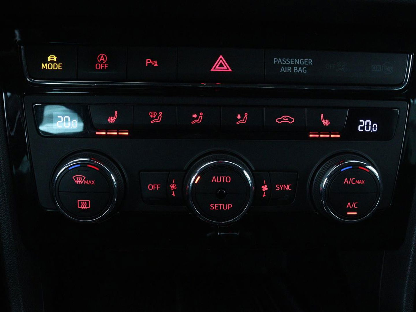 SEAT León ST 1.5 TSI FR Intense | Panoramadak | DSG | Stoelverwarming | Carplay | Camera | Trekhaak | Full-LED | Keyless | Navigatie