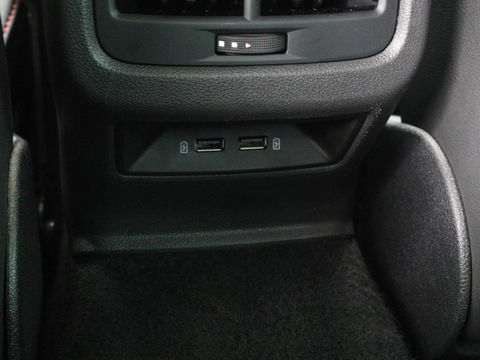 SEAT León ST 1.5 TSI FR Intense | Panoramadak | DSG | Stoelverwarming | Carplay | Camera | Trekhaak | Full-LED | Keyless | Navigatie