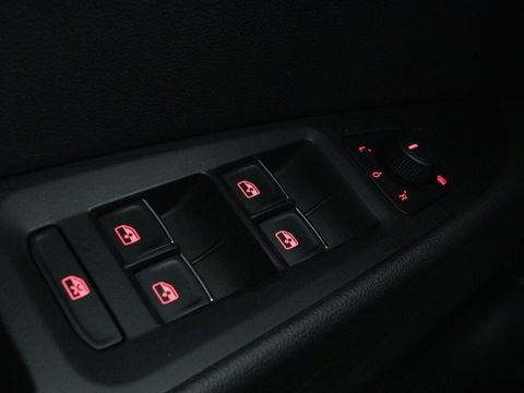 SEAT León ST 1.5 TSI FR Intense | Panoramadak | DSG | Stoelverwarming | Carplay | Camera | Trekhaak | Full-LED | Keyless | Navigatie
