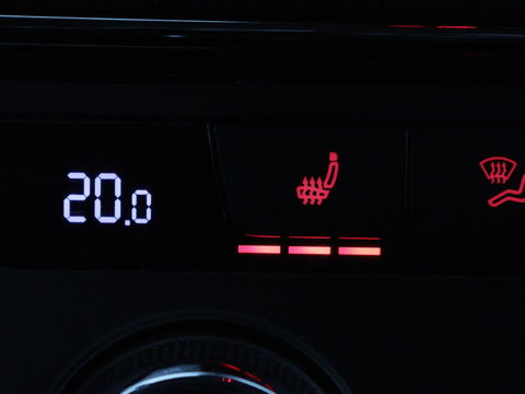 SEAT León ST 1.5 TSI FR Intense | Panoramadak | DSG | Stoelverwarming | Carplay | Camera | Trekhaak | Full-LED | Keyless | Navigatie