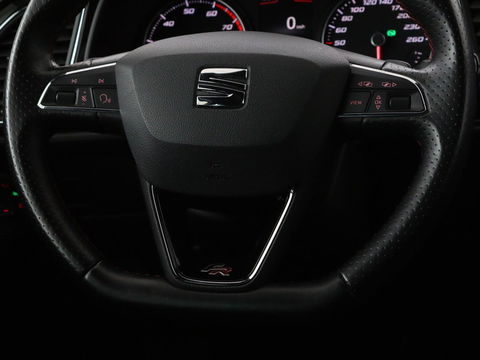 SEAT León ST 1.5 TSI FR Intense | Panoramadak | DSG | Stoelverwarming | Carplay | Camera | Trekhaak | Full-LED | Keyless | Navigatie