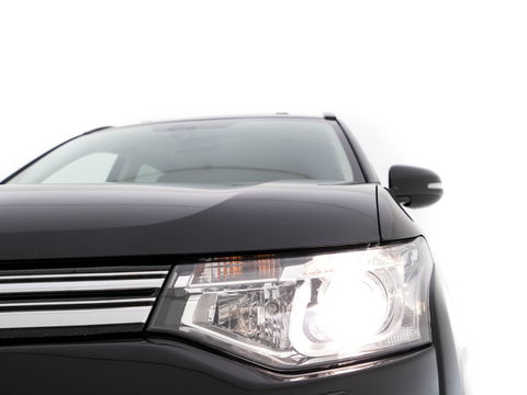 Mitsubishi Outlander 2.0 PHEV Instyle AWD Aut. *PANO | XENON | LUXURY-LEATHER | NAVI-FULLMAP | DAB+ | KEYLESS | CAMERA | HEATED-COMFORTSEATS | ROCKFORD-AUDIO | ECC | SHIFT-PADDLES | LANE-ASSIST | CRUISE | TOWBAR | 18"ALU*