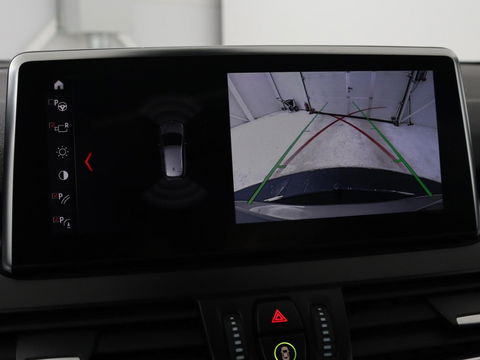 BMW 2 Serie Active Tourer 218i High Executive | Panoramadak | Head-up | Leder | Stoelverwarming | Cruise control | Camera | Climate control | LMV 17 inch