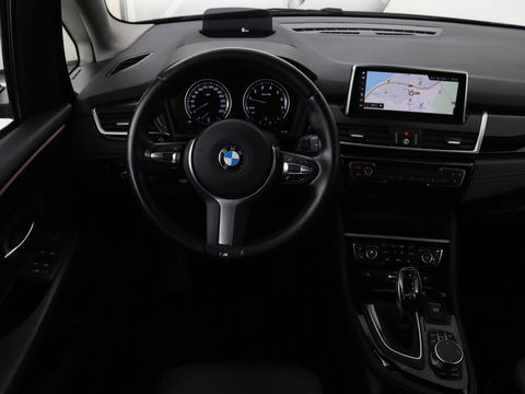 BMW 2 Serie Active Tourer 218i High Executive | Panoramadak | Head-up | Leder | Stoelverwarming | Cruise control | Camera | Climate control | LMV 17 inch