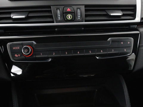 BMW 2 Serie Active Tourer 218i High Executive | Panoramadak | Head-up | Leder | Stoelverwarming | Cruise control | Camera | Climate control | LMV 17 inch