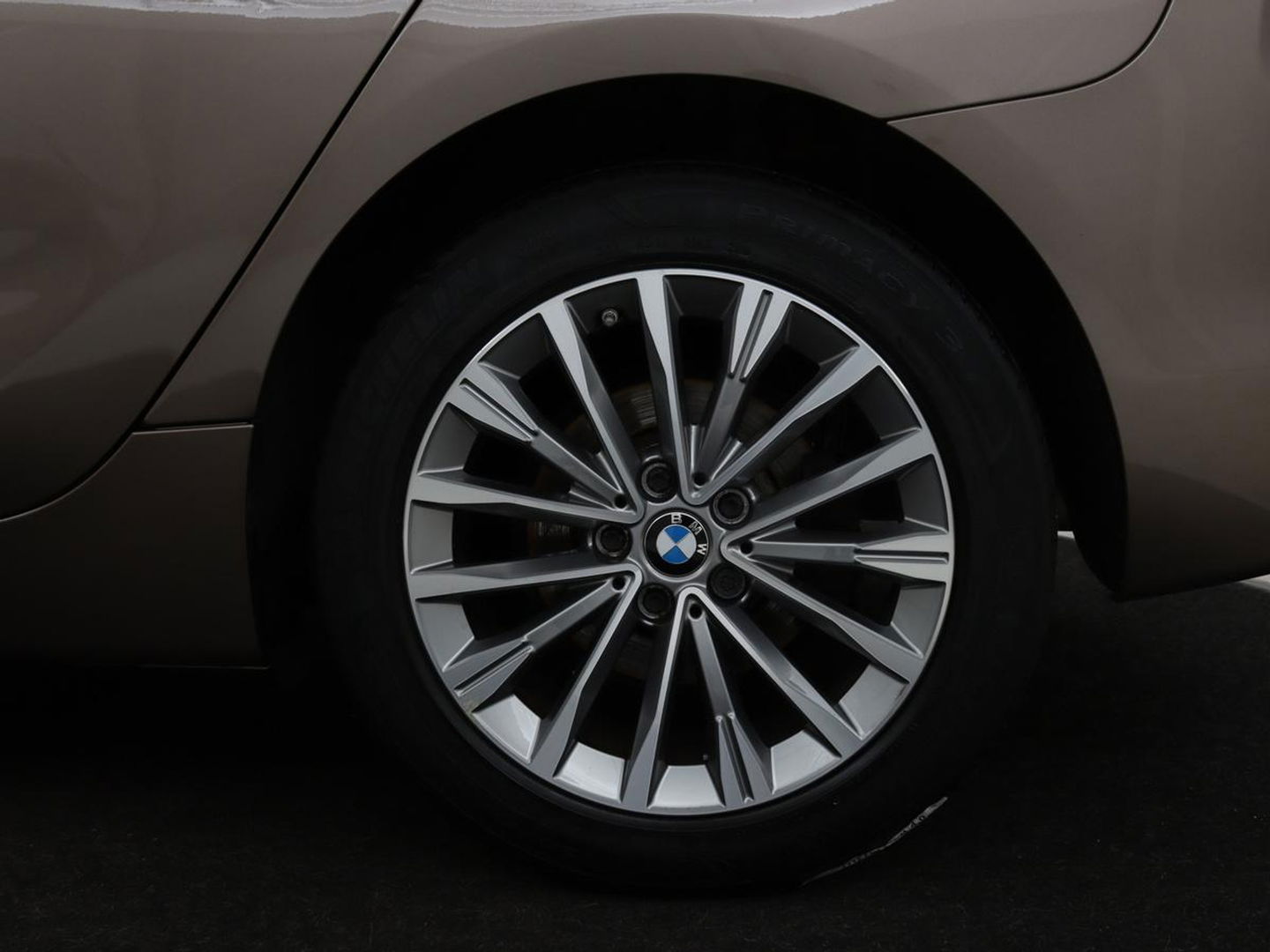 BMW 2 Serie Active Tourer 218i High Executive | Panoramadak | Head-up | Leder | Stoelverwarming | Cruise control | Camera | Climate control | LMV 17 inch