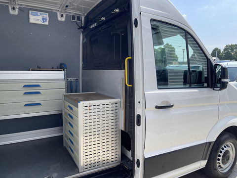 Volkswagen Crafter 35 2.0 TDI 140pk L3H3 ( voorheen L2H2 ) Comfortline / vaste prijs rijklaar € 20.950 ex btw / Sortimo ingerichte laadruimte met Victron omvormer / airco / cruise / navi / camera / trekhaak !