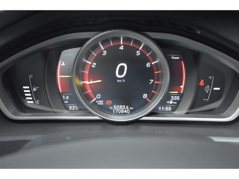Volvo V40 T2 | Stoelverwarming | Trekhaak 1500KG| Standkachel | Bluetooth verbinding | Volvo On-Call |