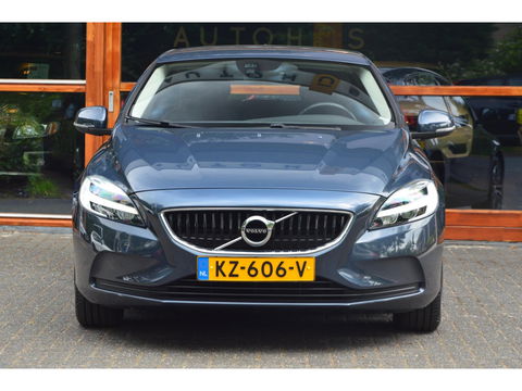 Volvo V40 T2 | Stoelverwarming | Trekhaak 1500KG| Standkachel | Bluetooth verbinding | Volvo On-Call |