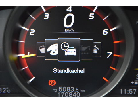 Volvo V40 T2 | Stoelverwarming | Trekhaak 1500KG| Standkachel | Bluetooth verbinding | Volvo On-Call |