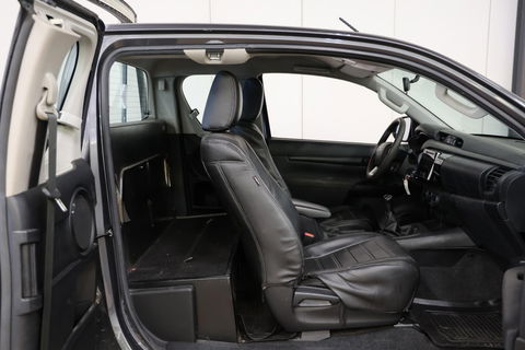 Toyota Hilux 2.4 D-4D 150PK Xtra Cab 4X4