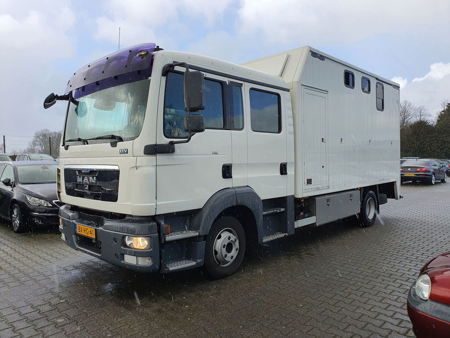 MAN TGL 8.180 (5-pers) Aut. 4X2 BL EEV *PAARDEN (2) /HORSES (2) TRAILER* AUT. *PAARDEN TRAILER- PFERDETRANSPORTWAGEN - HORSES TRAILER* *lengte: 760cm l breedte:236cm l hoogte:325cm*