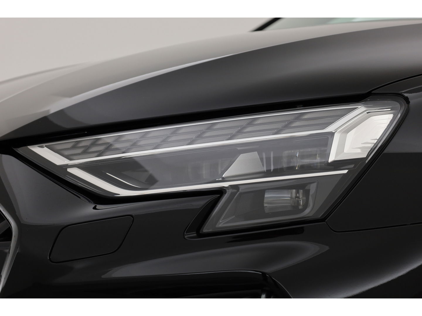 Audi A3 Sportback 35 TFSI S Line | FACELIFT | MJ2025 | Pano | Sonos | Matrix | Camera | Adapt. Cruise