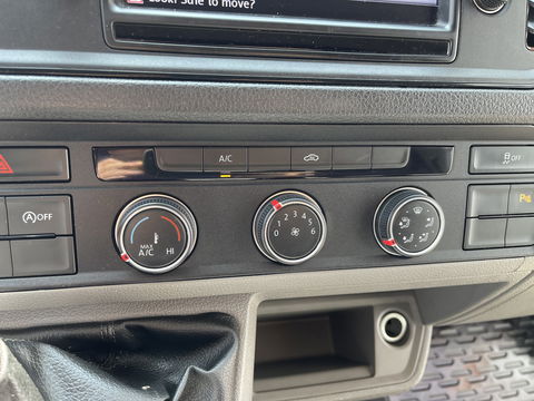 Volkswagen Crafter 35 2.0 TDI 140pk L3H3 ( voorheen L2H2 ) Comfortline / vaste prijs rijklaar € 20.950 ex btw / Sortimo ingerichte laadruimte met Victron omvormer / airco / cruise / navi / camera / trekhaak !