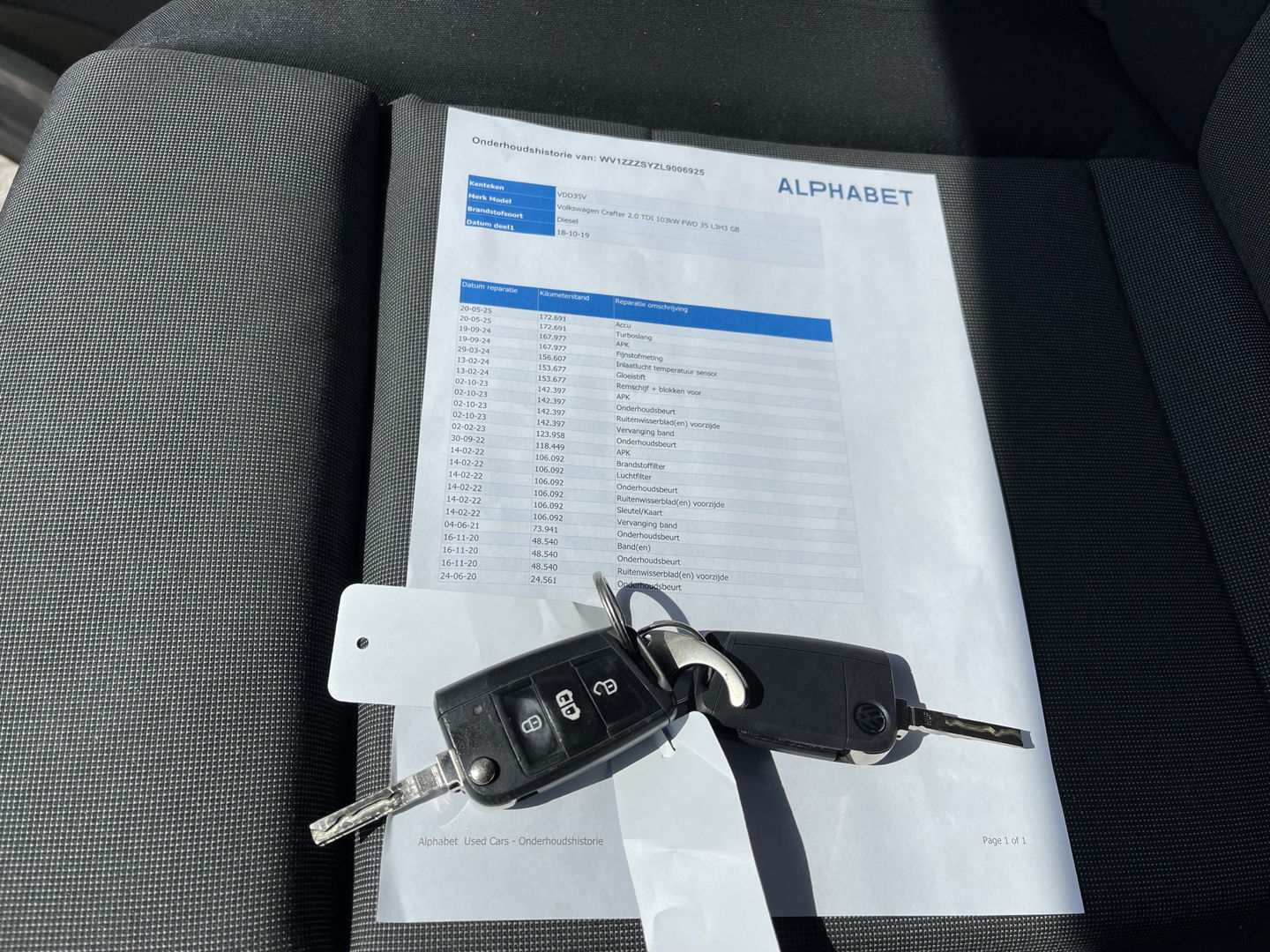 Volkswagen Crafter 35 2.0 TDI 140pk L3H3 ( voorheen L2H2 ) Comfortline / vaste prijs rijklaar € 20.950 ex btw / Sortimo ingerichte laadruimte met Victron omvormer / airco / cruise / navi / camera / trekhaak !