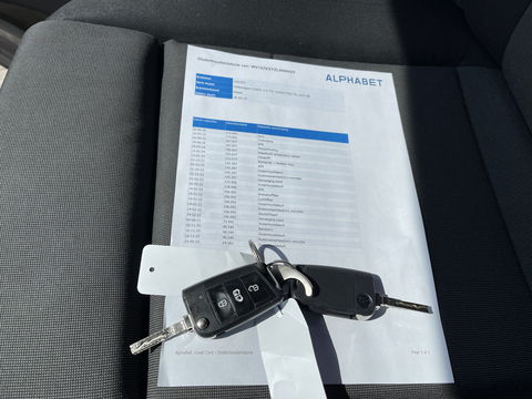 Volkswagen Crafter 35 2.0 TDI 140pk L3H3 ( voorheen L2H2 ) Comfortline / vaste prijs rijklaar € 20.950 ex btw / Sortimo ingerichte laadruimte met Victron omvormer / airco / cruise / navi / camera / trekhaak !
