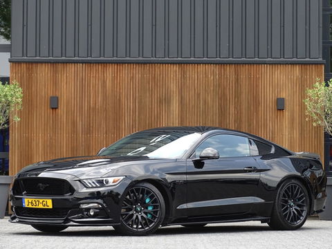 Ford Mustang Fastback 5.0 V8 422PK GT / Carbon / 2017 / LED