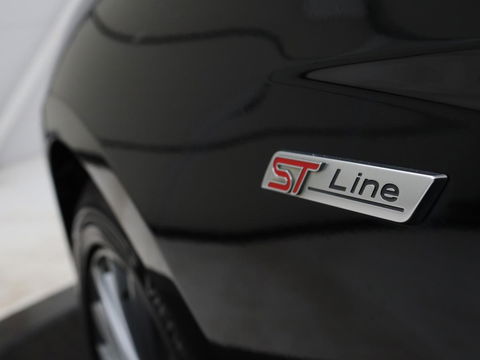 Ford FOCUS Wagon 1.0 EcoBoost ST-line | Stoel & Stuurverwarming | Trekhaak | PDC | Carplay | Navigatie | LMV 17 inch