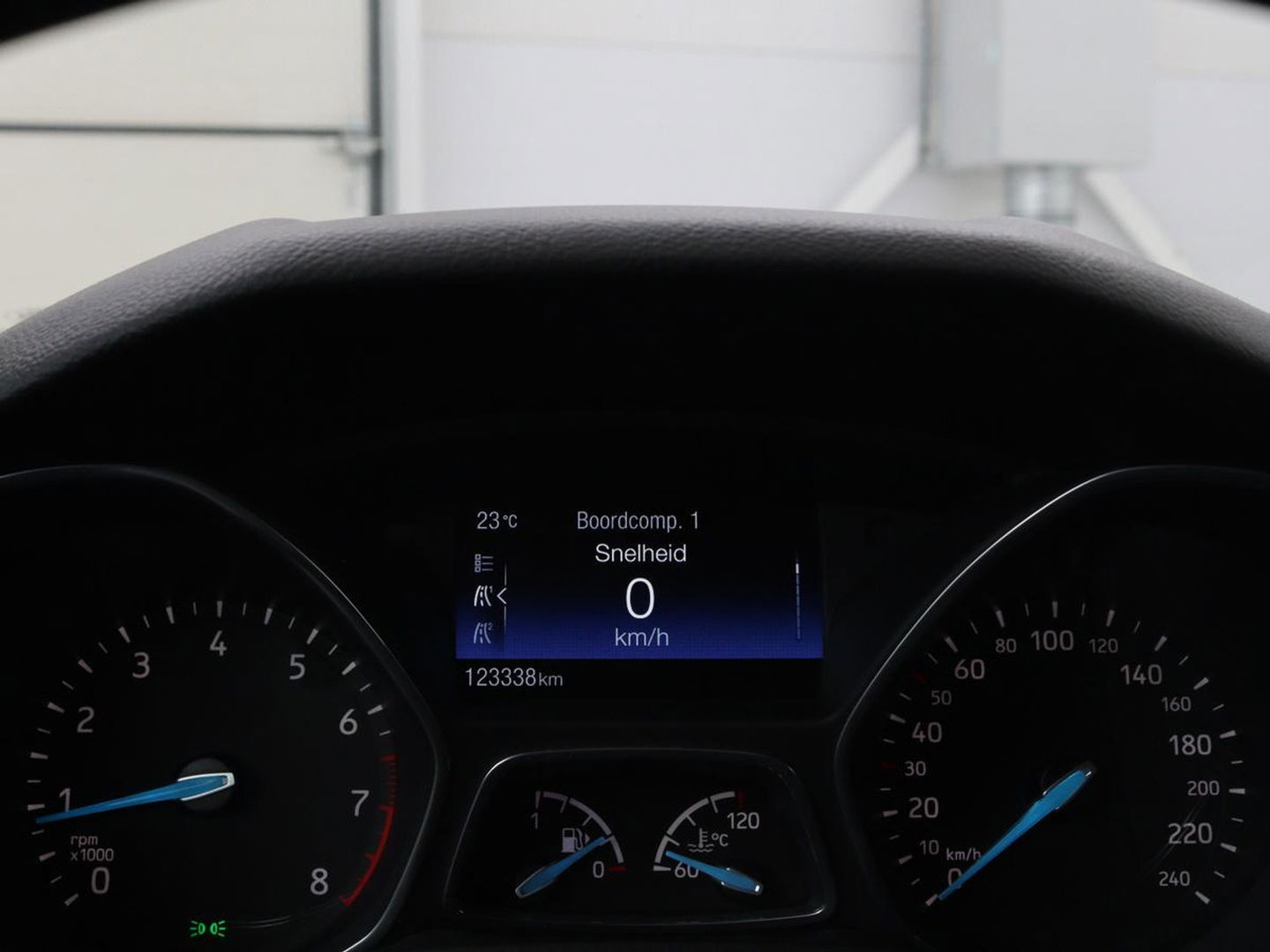 Ford FOCUS Wagon 1.0 EcoBoost ST-line | Stoel & Stuurverwarming | Trekhaak | PDC | Carplay | Navigatie | LMV 17 inch