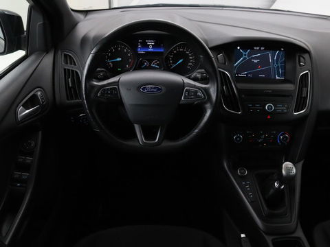 Ford FOCUS Wagon 1.0 EcoBoost ST-line | Stoel & Stuurverwarming | Trekhaak | PDC | Carplay | Navigatie | LMV 17 inch