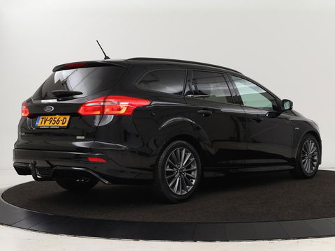 Ford FOCUS Wagon 1.0 EcoBoost ST-line | Stoel & Stuurverwarming | Trekhaak | PDC | Carplay | Navigatie | LMV 17 inch