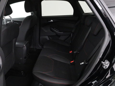 Ford FOCUS Wagon 1.0 EcoBoost ST-line | Stoel & Stuurverwarming | Trekhaak | PDC | Carplay | Navigatie | LMV 17 inch