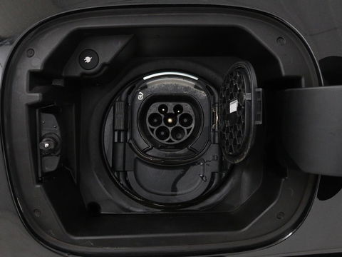 Mercedes-Benz GLA 250e Style | Stoelverwarming | Camera | Cruise control | Carplay | Widescreen | LMV 18 inch | Half leder | DAB+