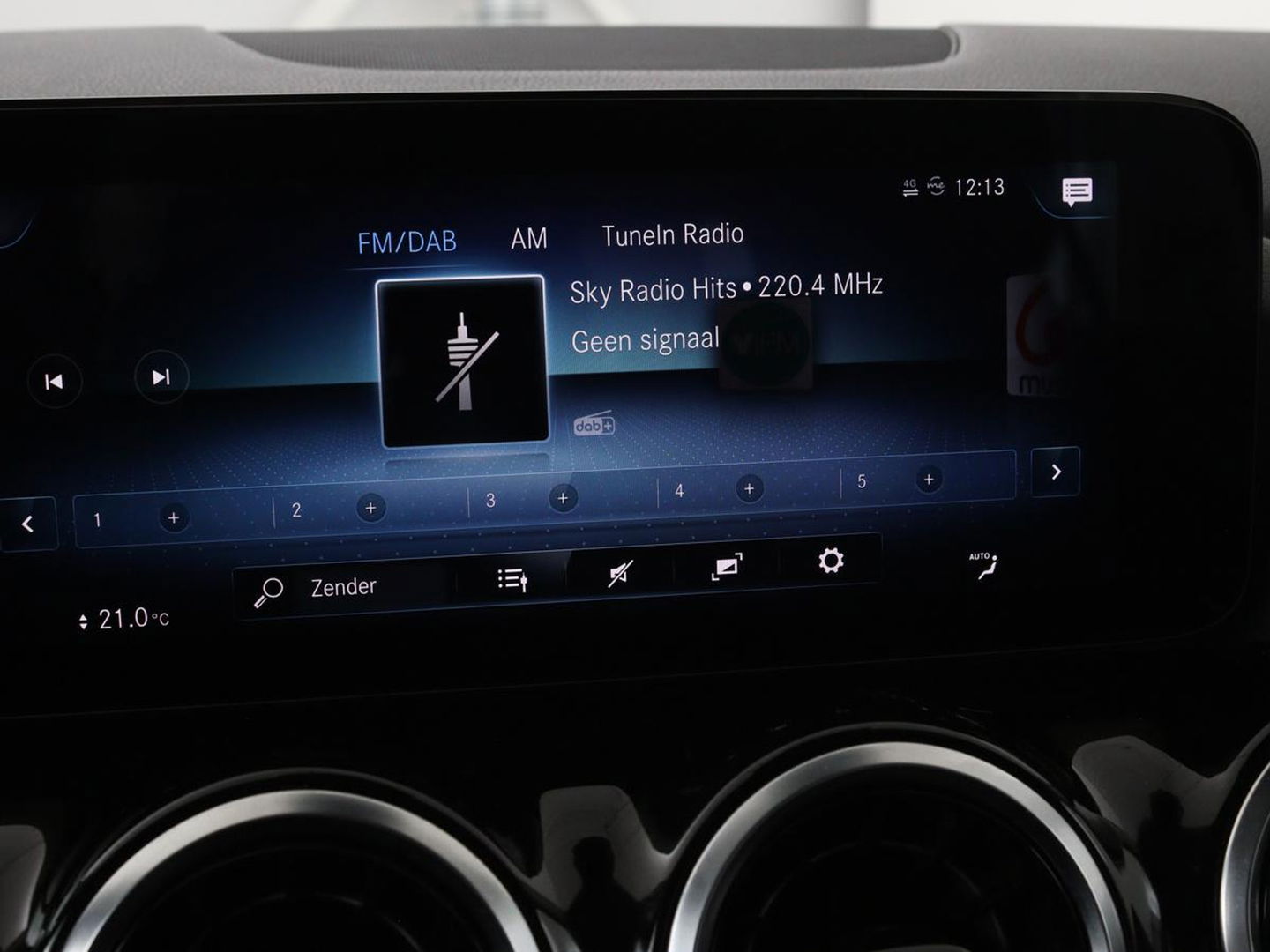 Mercedes-Benz GLA 250e Style | Stoelverwarming | Camera | Cruise control | Carplay | Widescreen | LMV 18 inch | Half leder | DAB+