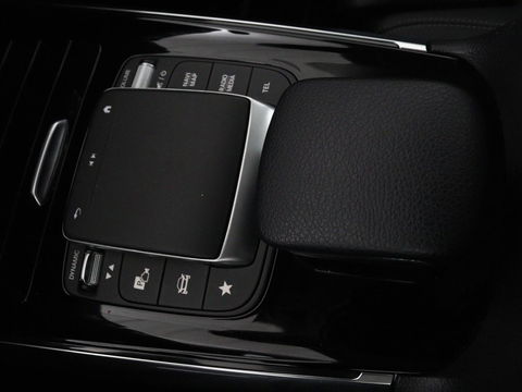 Mercedes-Benz GLA 250e Style | Stoelverwarming | Camera | Cruise control | Carplay | Widescreen | LMV 18 inch | Half leder | DAB+