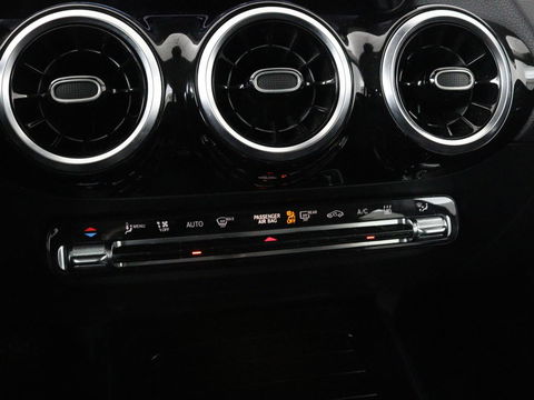 Mercedes-Benz GLA 250e Style | Stoelverwarming | Camera | Cruise control | Carplay | Widescreen | LMV 18 inch | Half leder | DAB+