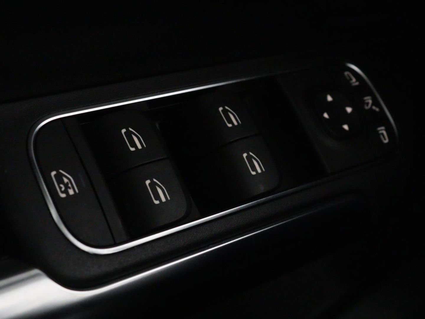 Mercedes-Benz GLA 250e Style | Stoelverwarming | Camera | Cruise control | Carplay | Widescreen | LMV 18 inch | Half leder | DAB+