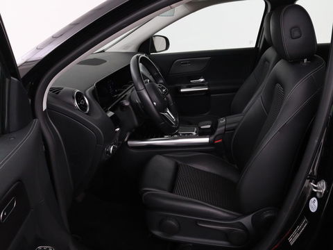 Mercedes-Benz GLA 250e Style | Stoelverwarming | Camera | Cruise control | Carplay | Widescreen | LMV 18 inch | Half leder | DAB+