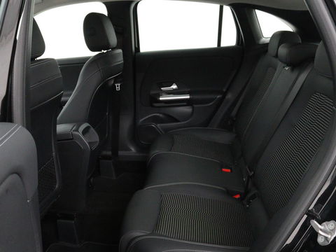 Mercedes-Benz GLA 250e Style | Stoelverwarming | Camera | Cruise control | Carplay | Widescreen | LMV 18 inch | Half leder | DAB+