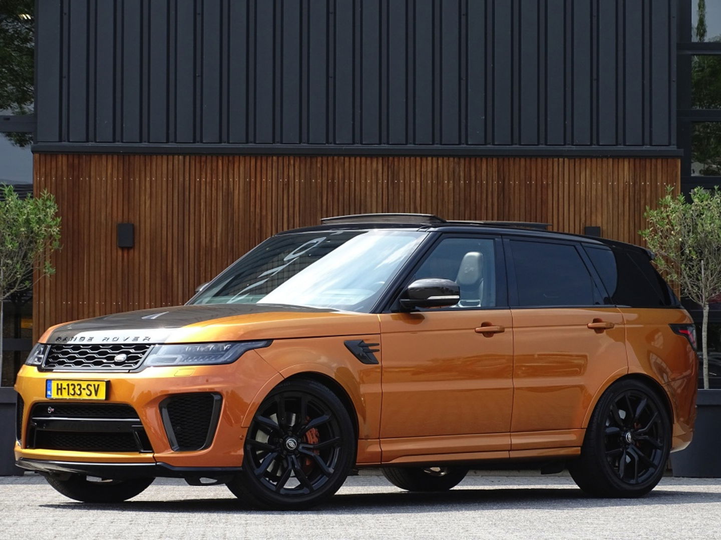 Land Rover Range Rover Sport 5.0 V8 576PK SC SVR SVO / Quicksilver RVS / Alcantara / carbon