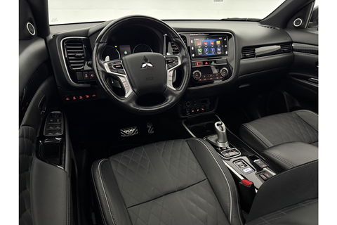 Mitsubishi Outlander 2.4 PHEV S-Edition 210PK Pano Parelmoer 360 Camera LED Carplay Cruise Leder Clima PDC 18"LMV
