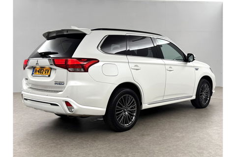 Mitsubishi Outlander 2.4 PHEV S-Edition 210PK Pano Parelmoer 360 Camera LED Carplay Cruise Leder Clima PDC 18"LMV